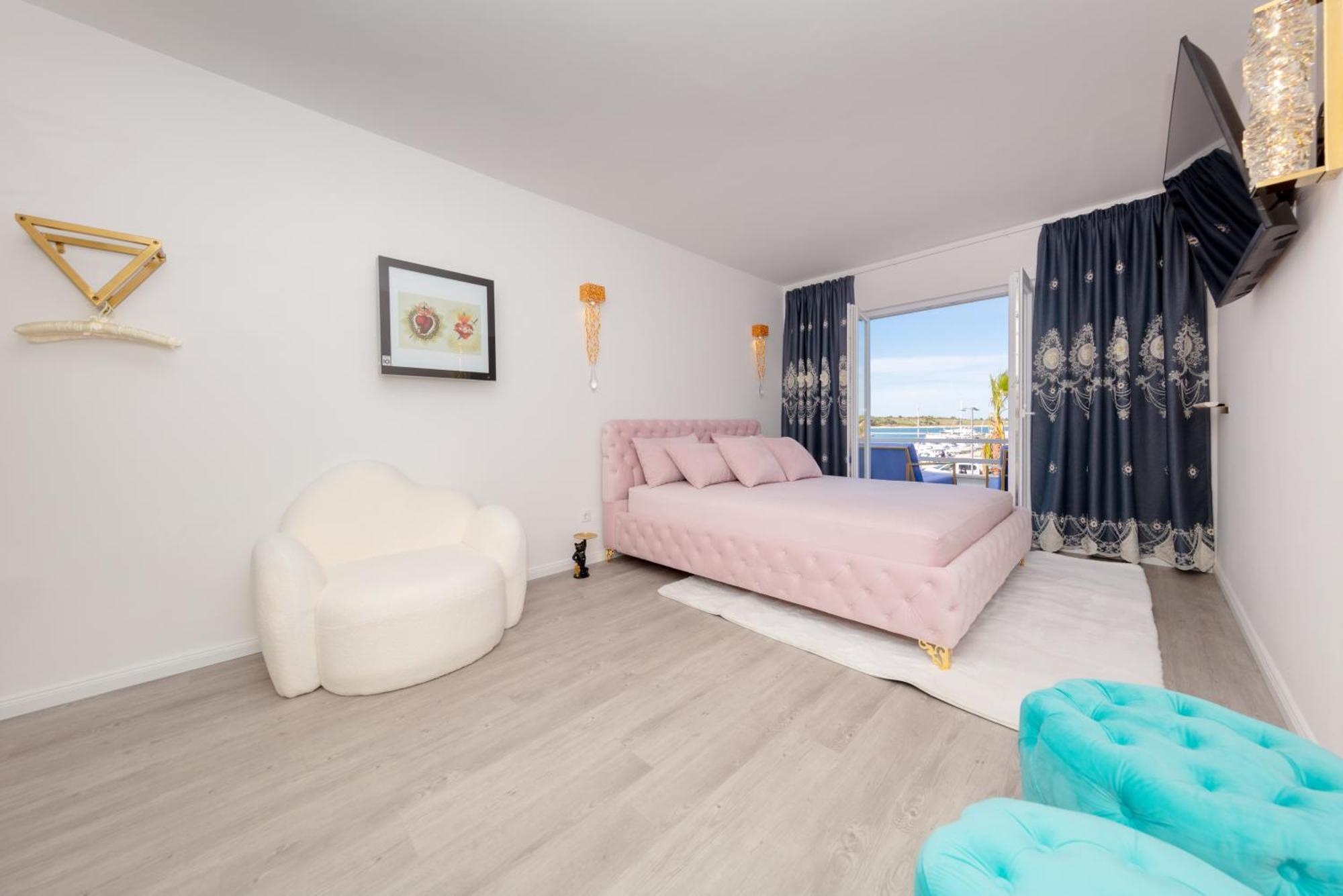 Boutique Residence Sundays Новаля Екстериор снимка